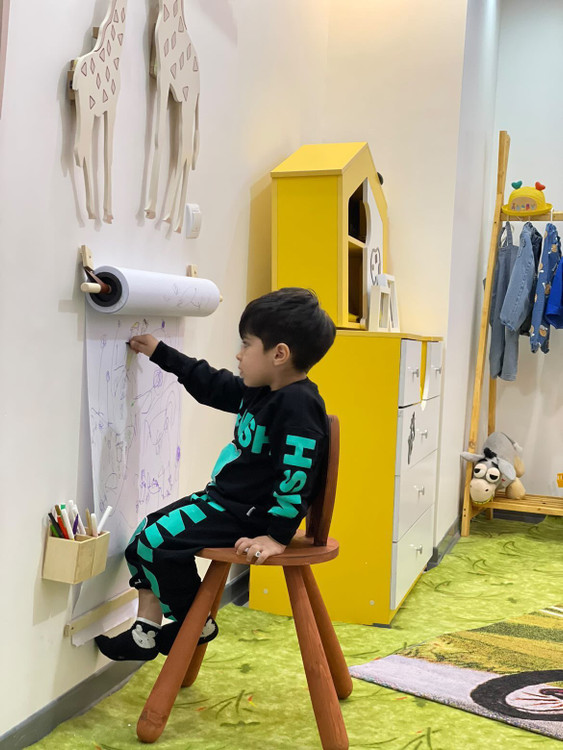 استند مینیمال نقاشی دیواری کودک چوبی پوتوس