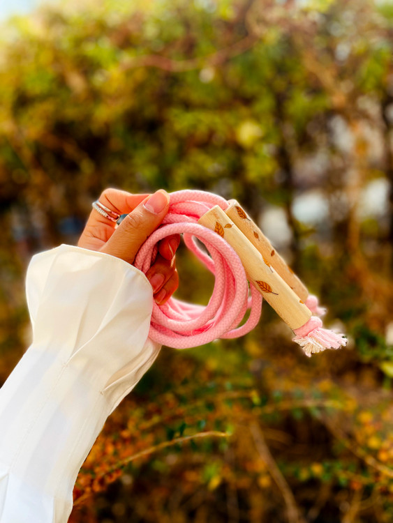 خرید اسباببازی چوبی طناب بازی با دسته های چوبی و بند قابل تنظیم پوتوس