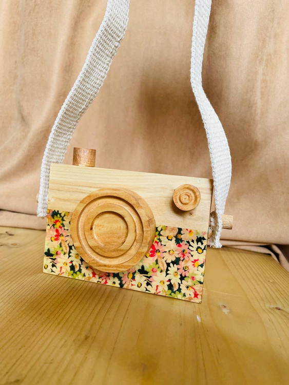 خرید اسباببازی چوبی دوربین عکاسی چوب طرحدار روسی پوتوس